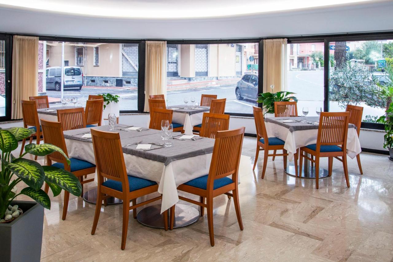 Hotel Mediterranée Spotorno Extérieur photo